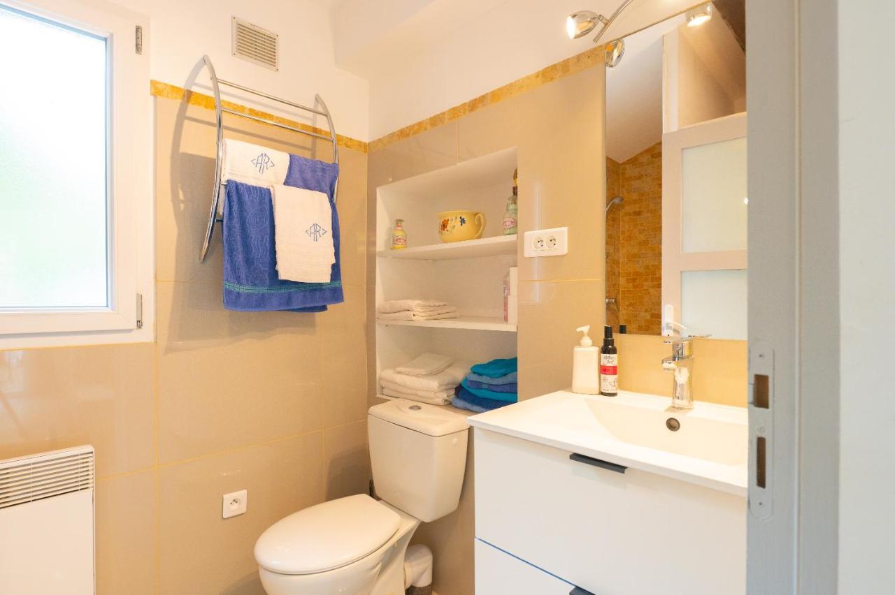 Apartment De Charme Le Rose, 20m2, Dans Propriete Au Calme Avec Piscine By De Louise Et Sacha