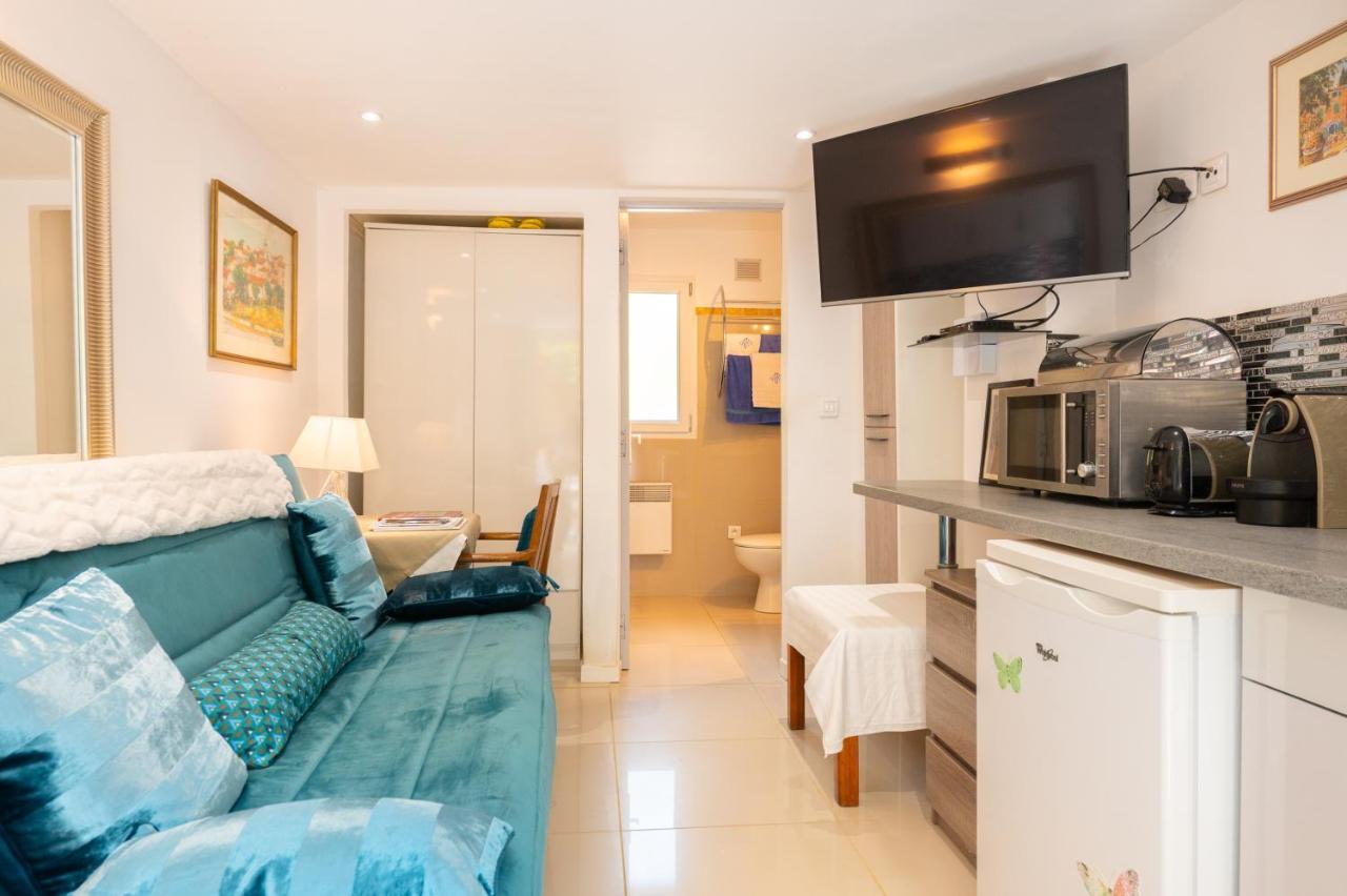 De Charme Le Rose, 20m2, Dans Propriete Au Calme Avec Piscine By De Louise Et Sacha Apartment *